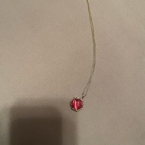 Kendra Scott necklace